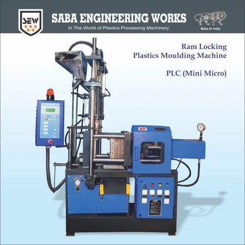 Ram locking vertical plastic injection machine